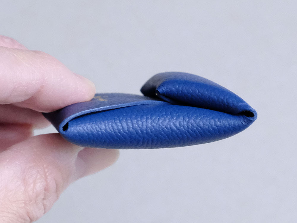 【厚み】約0.6cm（フタ部分：約1.1cm）